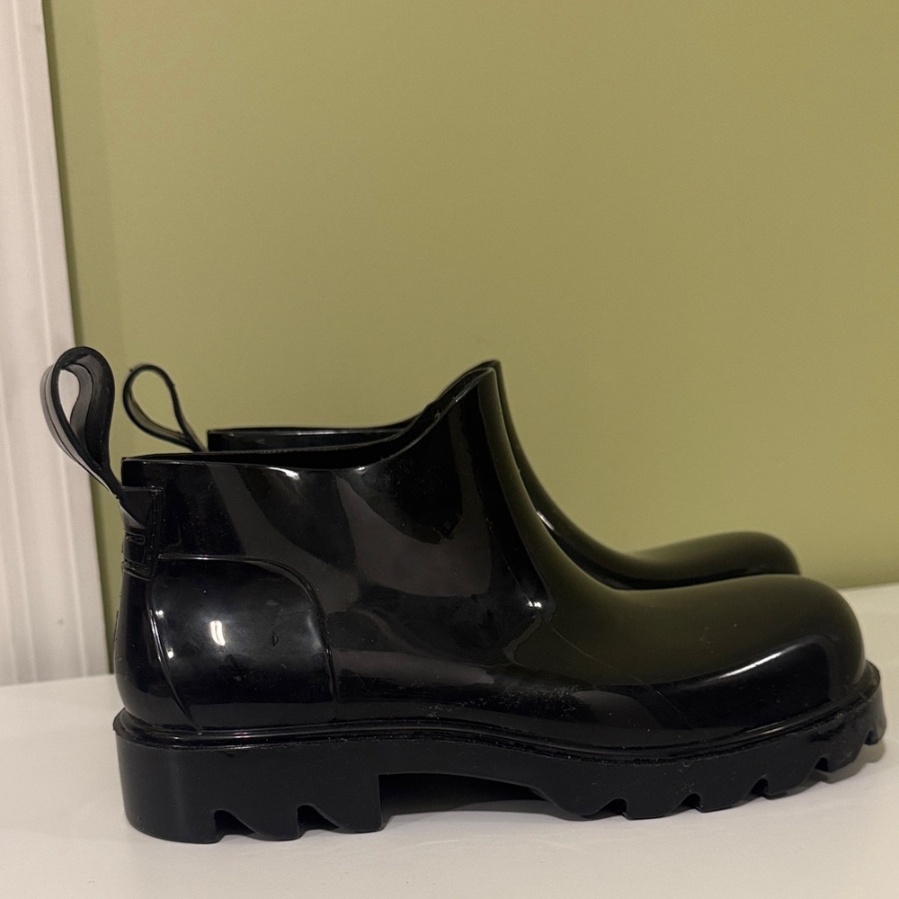 Free people Black Glossy Ankle Rain Boots size 8 women H7N3